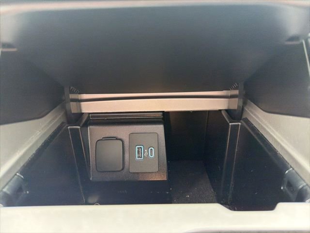 Certified 2023 Ford Explorer XLT w/ Equipment Group 202A AWD/4WD image 38