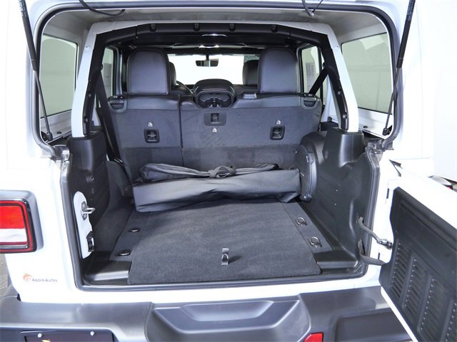 Used 2022 Jeep Wrangler Unlimited Sahara w/ Cold Weather Group image 10