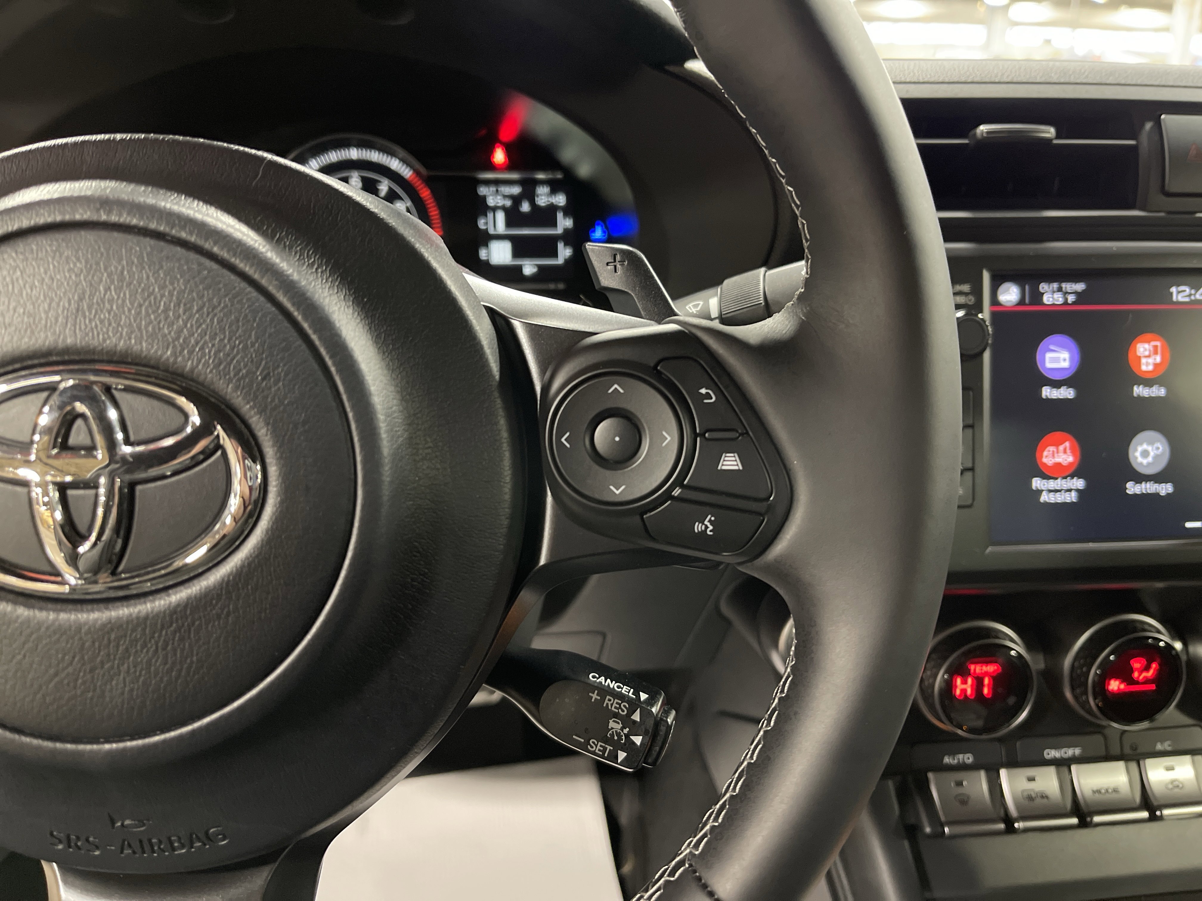 Used 2025 Toyota GR86 Premium w/ ALL Weather Mat Package (TMS) image 18