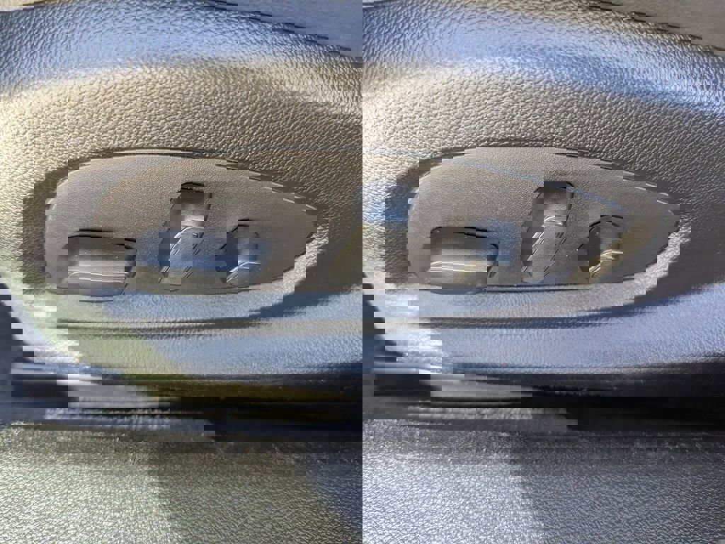 Used 2018 Chevrolet Impala LT image 16