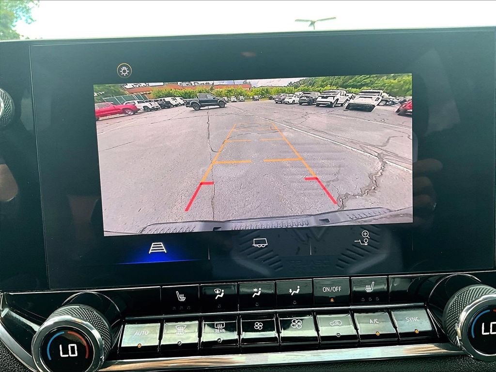 Used 2023 Chevrolet Colorado LT w/ LT Convenience Package II AWD/4WD image 18
