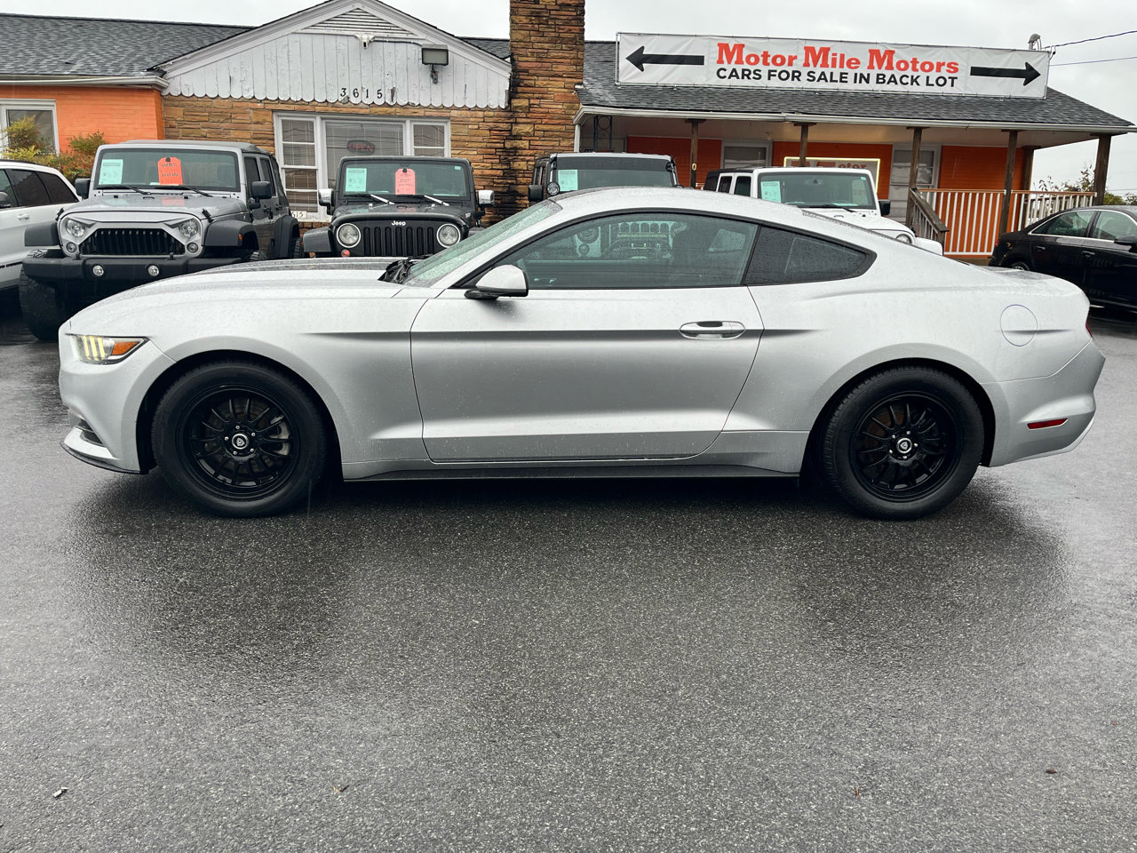 Used 2015 Ford Mustang Coupe image 8