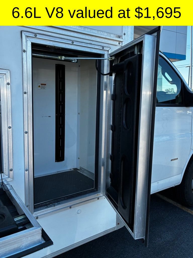Used 2022 GMC Savana 3500 w/ Power Convenience Package RWD image 3