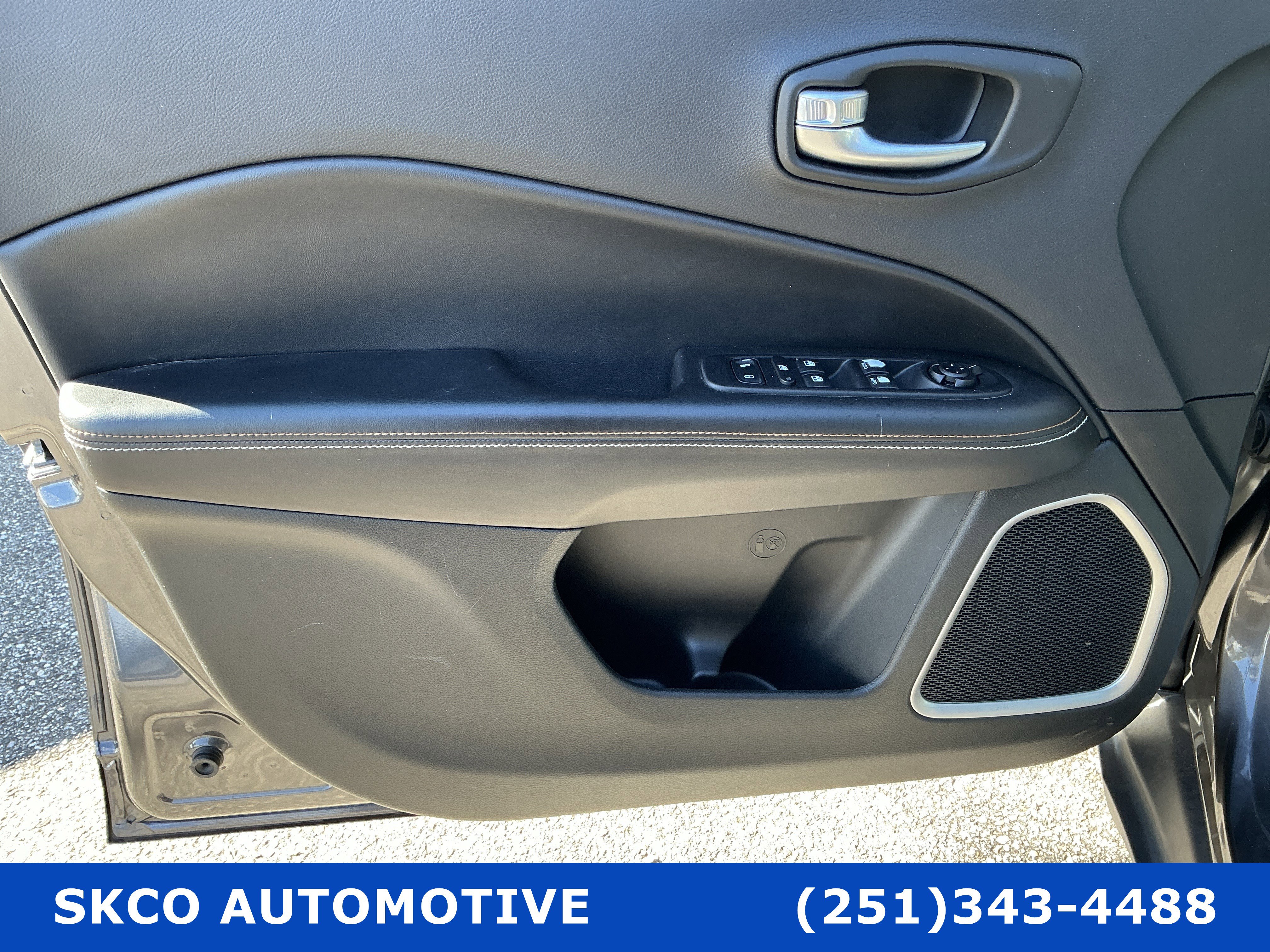 Used 2020 Jeep Compass Latitude image 12