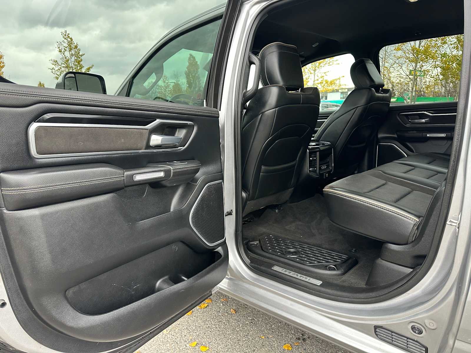 Used 2022 RAM 1500 Laramie w/ Sport Appearance Package image 15