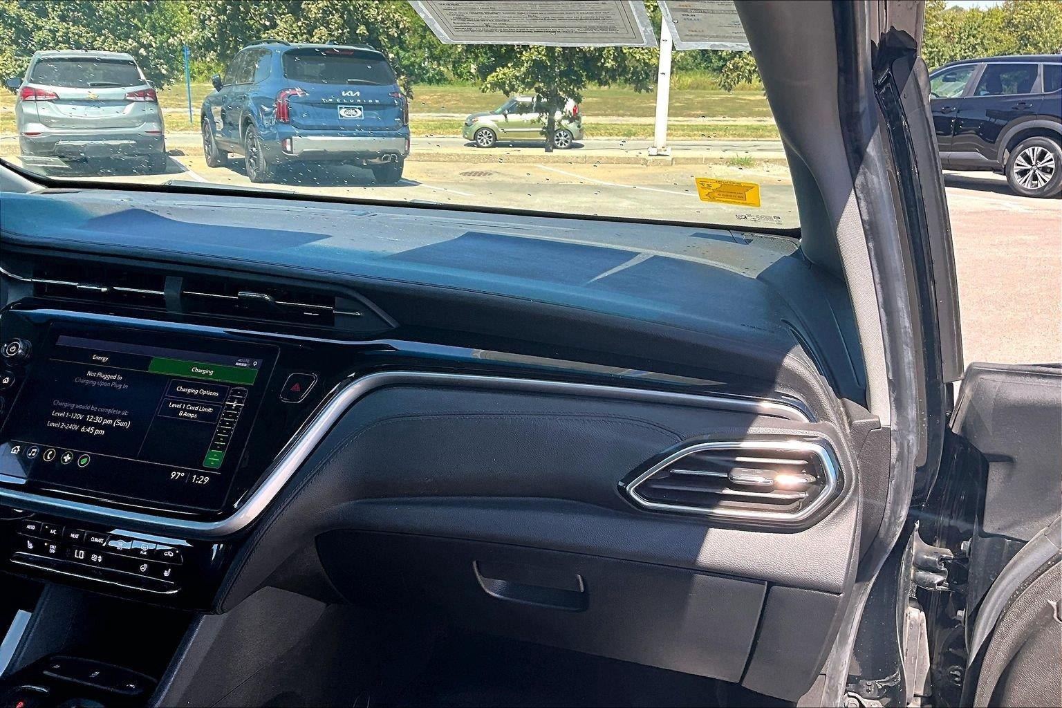 Used 2022 Chevrolet Bolt LT FWD image 15