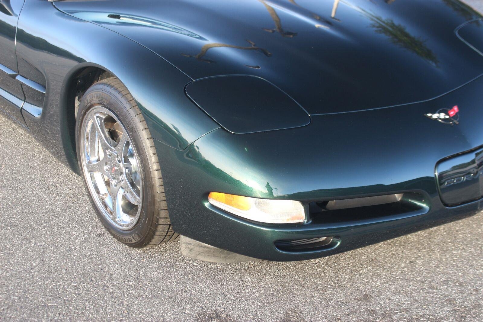 Used 2000 Chevrolet Corvette Convertible w/ Performance Handling Pkg RWD image 9