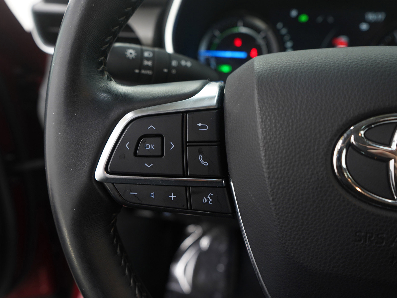 Used 2021 Toyota Highlander XLE image 28