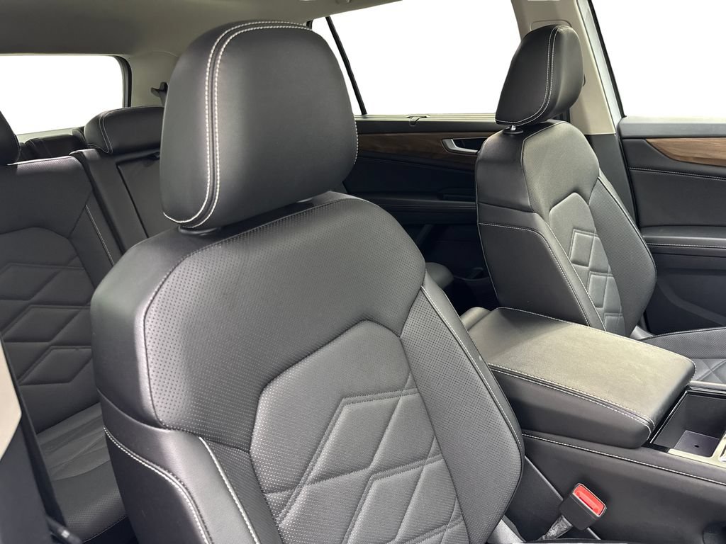 Used 2024 Volkswagen Atlas SE w/ Panoramic Sunroof Package FWD image 49