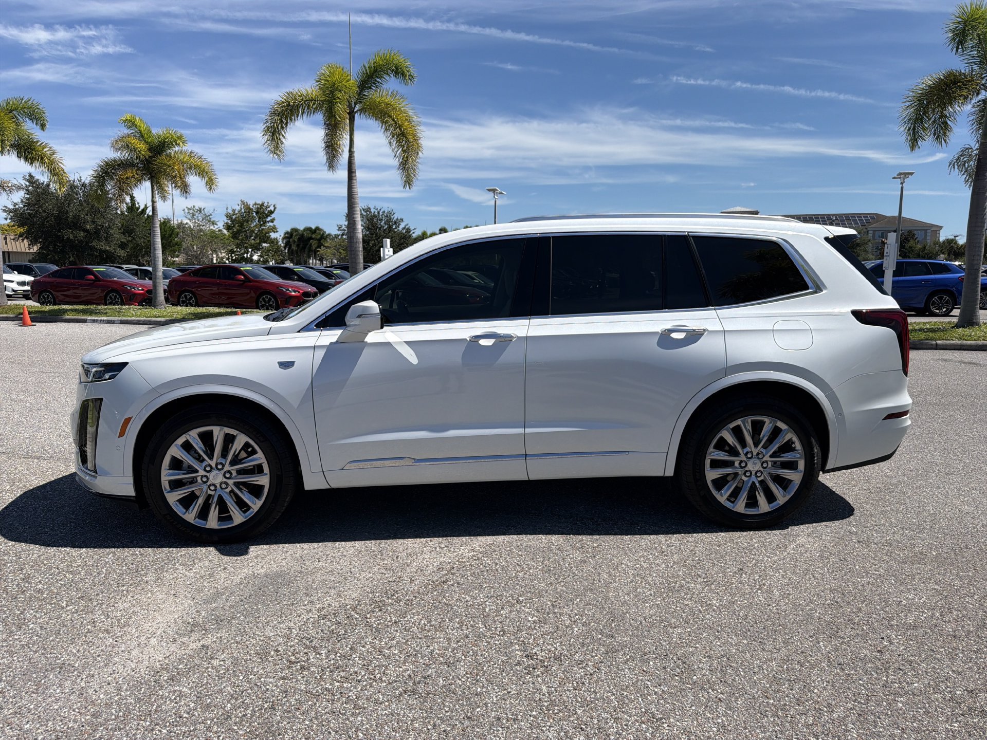 Used 2024 Cadillac XT6 Premium Luxury w/ Technology Package FWD image 7