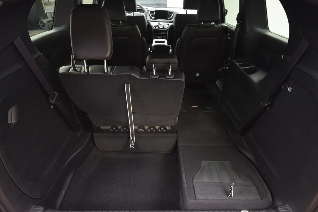 New 2026 Chrysler Voyager LX FWD image 36