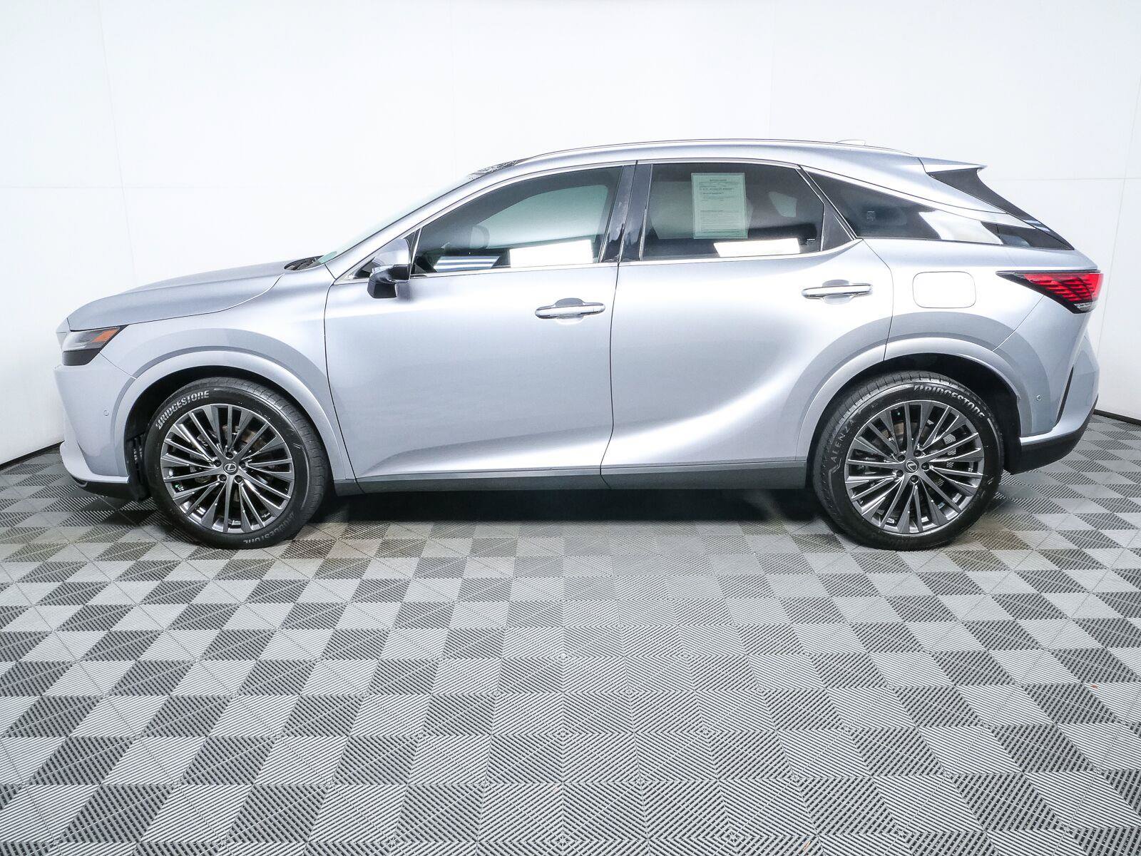 Used 2026 Lexus RX 450h AWD w/ Convenience Package image 28