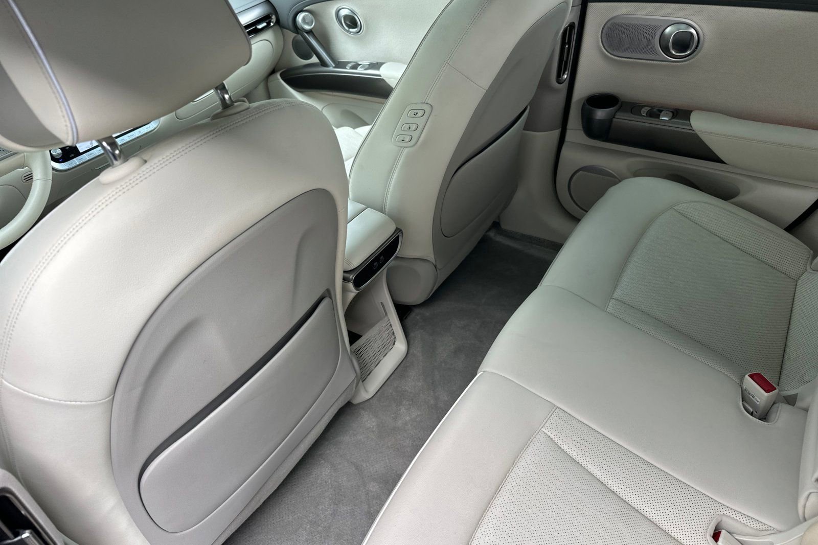 Used 2023 Genesis GV60 Advanced image 15