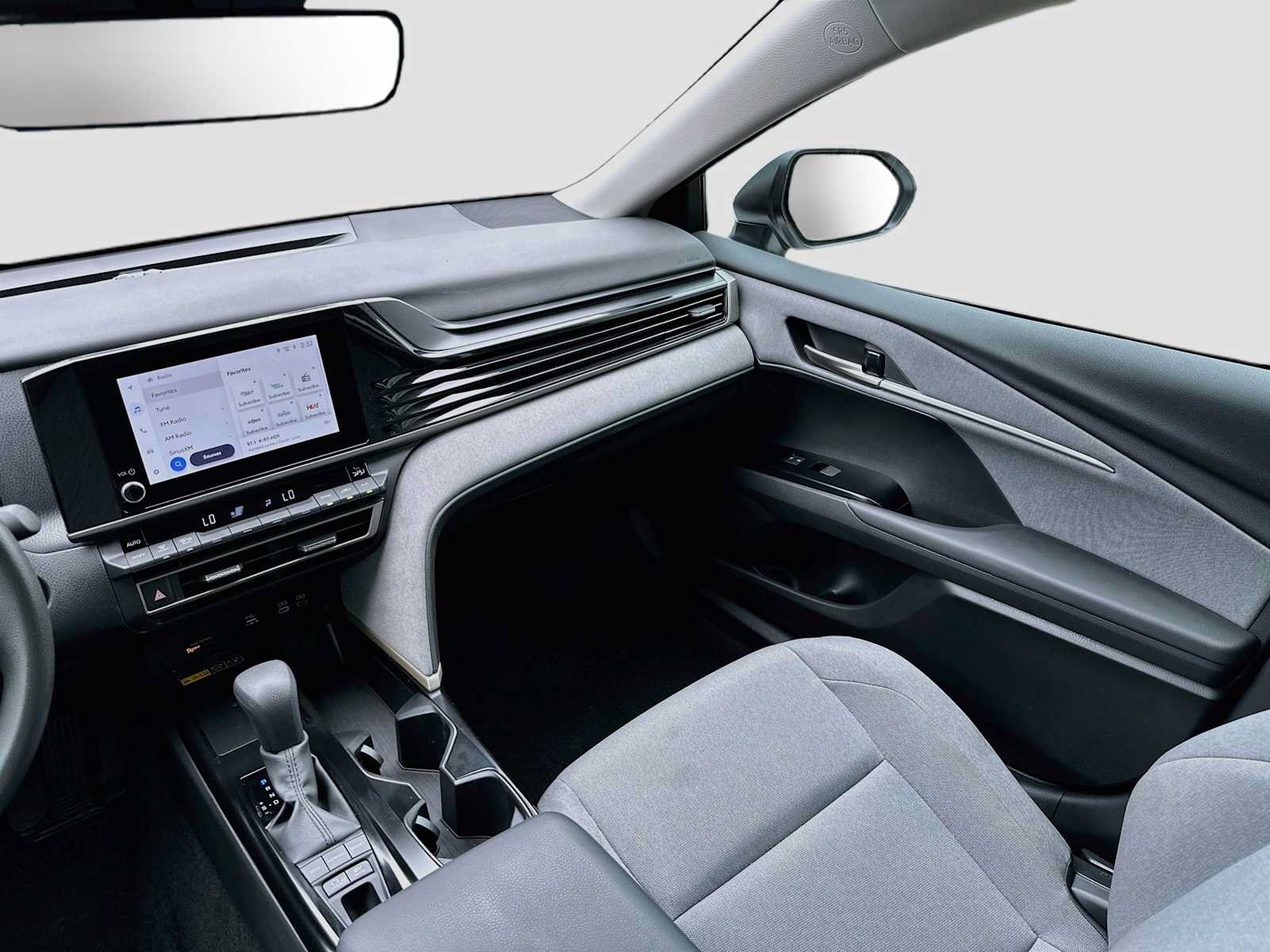 Used 2025 Toyota Camry LE w/ Convenience Package FWD image 22