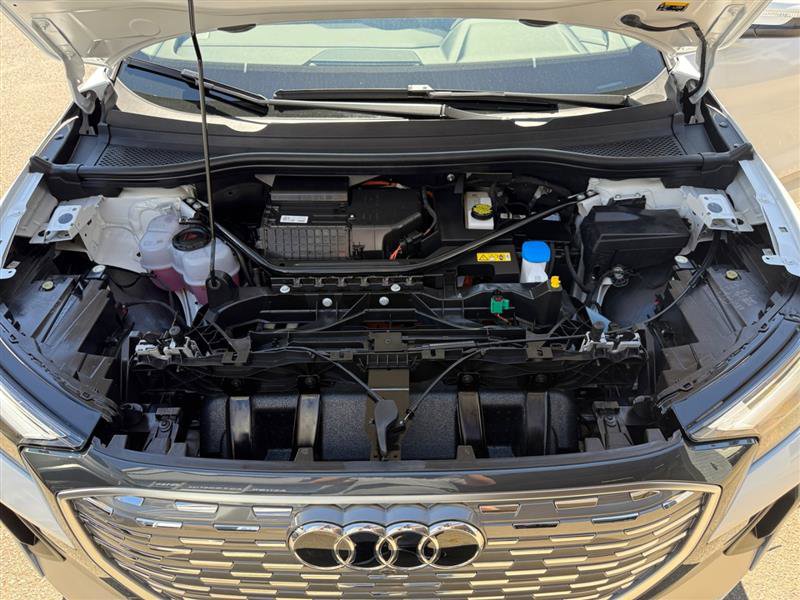 Used 2024 Audi Q4 e-tron Premium Plus w/ Premium Plus image 18