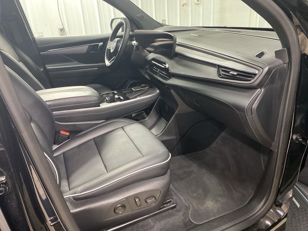 Used 2025 Buick Enclave Preferred image 17