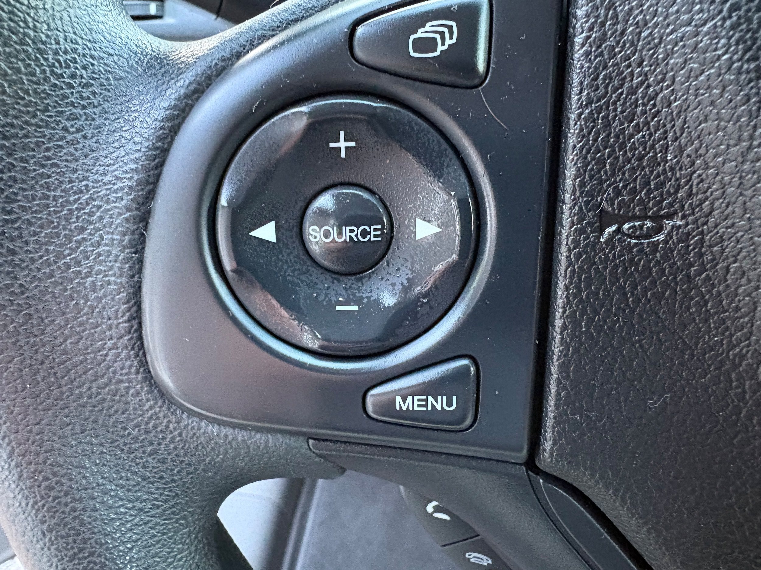 Used 2014 Honda CR-V LX image 33