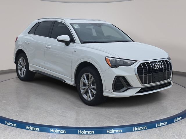 Used 2021 Audi Q3 2.0T Premium w/ Convenience Package AWD/4WD image 4