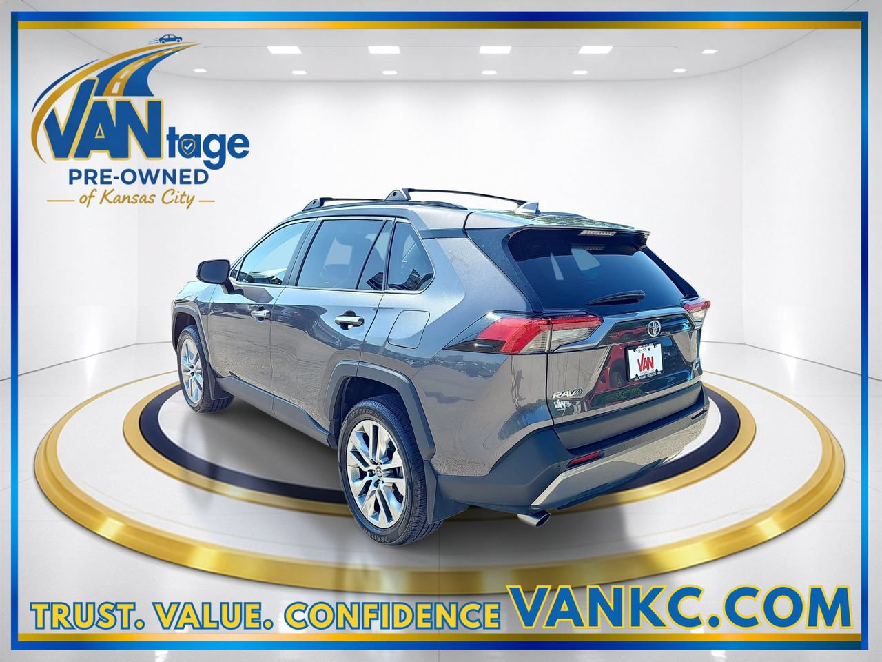 Used 2022 Toyota RAV4 Limited AWD/4WD image 9