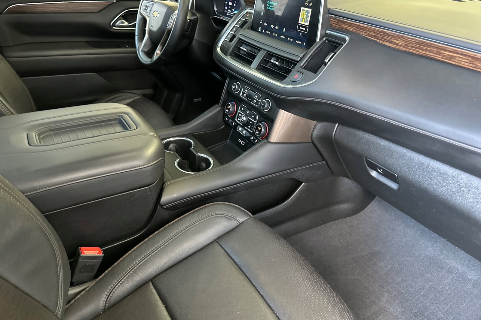 Used 2024 Chevrolet Tahoe High Country w/ Premium Package image 18