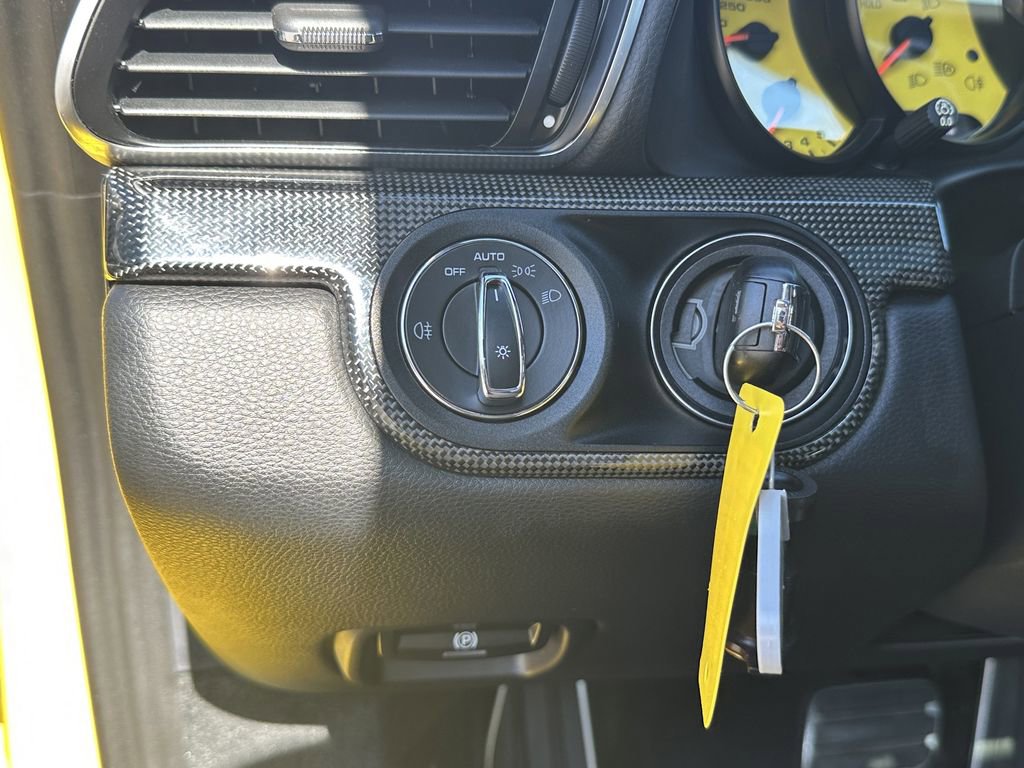 Used 2017 Porsche 911 Carrera image 28