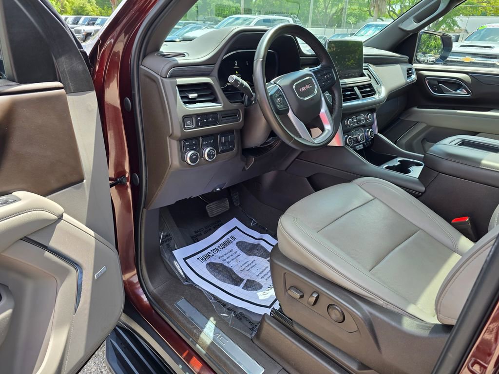 Used 2023 GMC Yukon SLT w/ Max Trailering Package AWD/4WD image 12