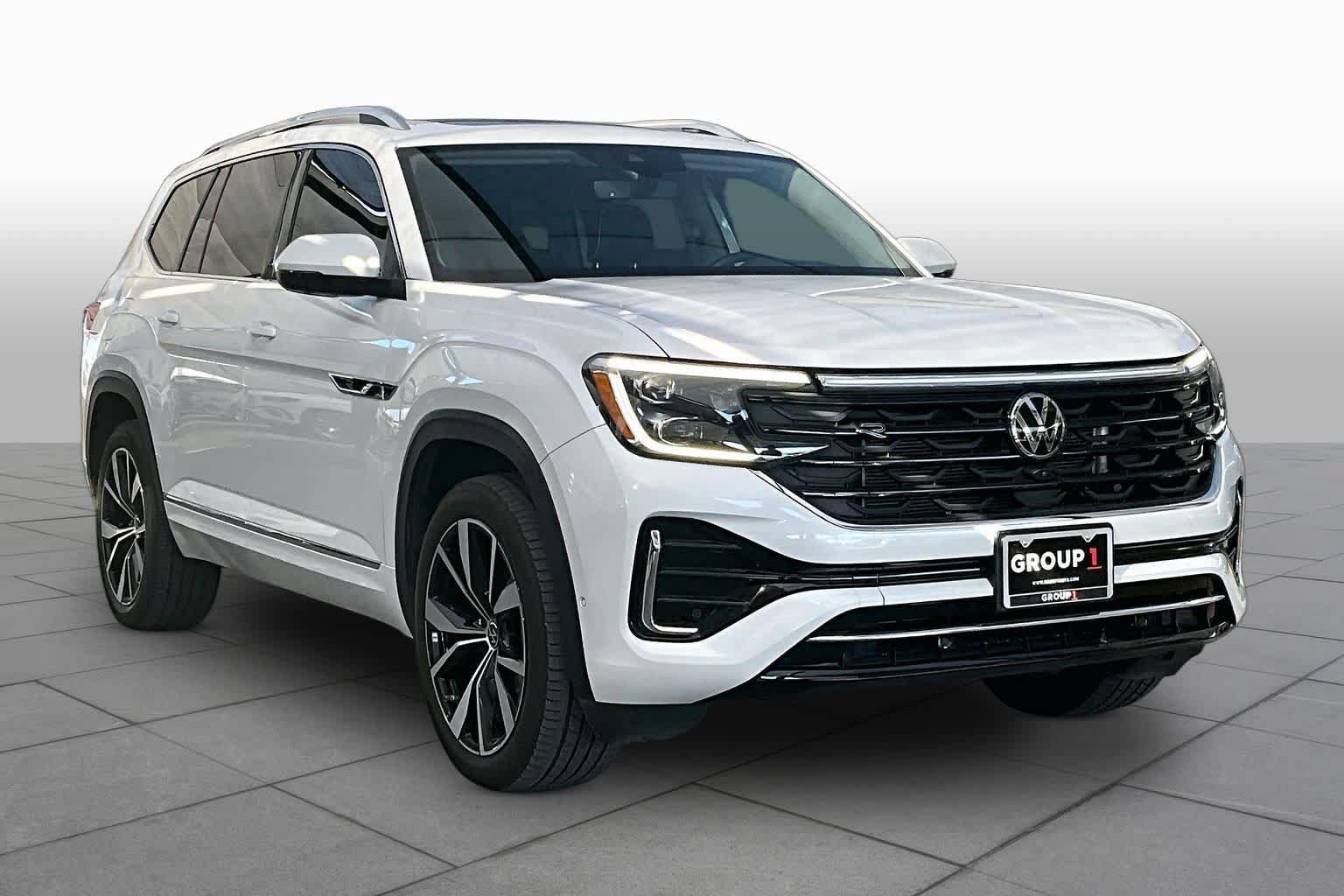 Used 2024 Volkswagen Atlas SEL Premium R-Line AWD/4WD image 3
