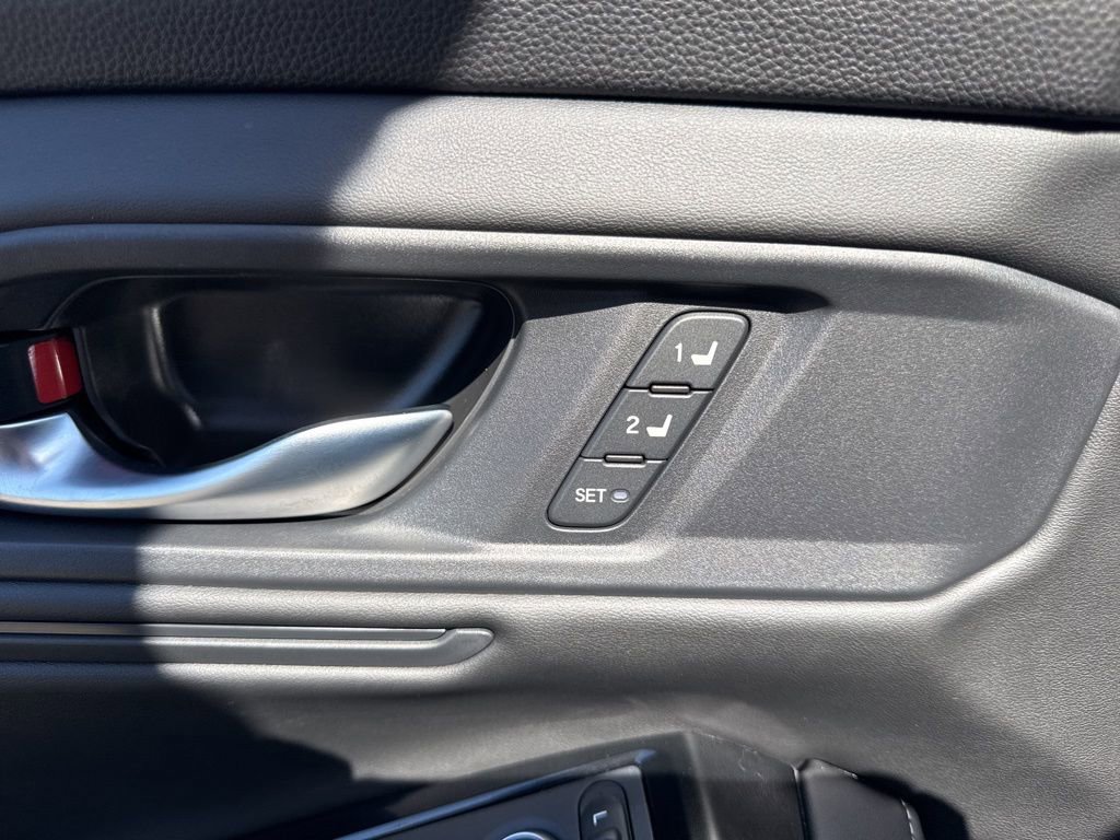 Used 2023 Honda Accord Touring image 11