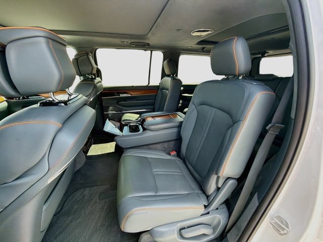Used 2022 Jeep Grand Wagoneer Series II w/ Convenience Group III AWD/4WD image 23