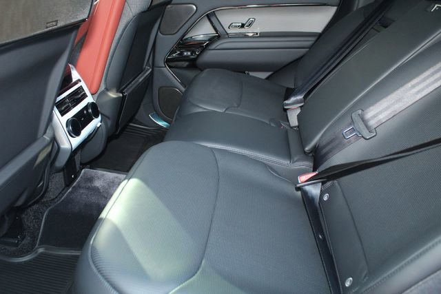 New 2026 Land Rover Range Rover SV image 5