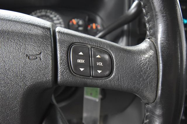 Used 2005 GMC Sierra 2500 SLT w/ Heavy-Duty Power Package image 26