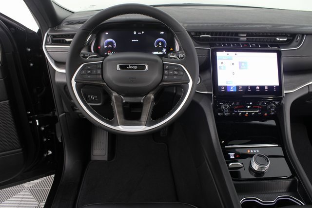 New 2025 Jeep Grand Cherokee L Limited w/ Black Appearance Package image 11