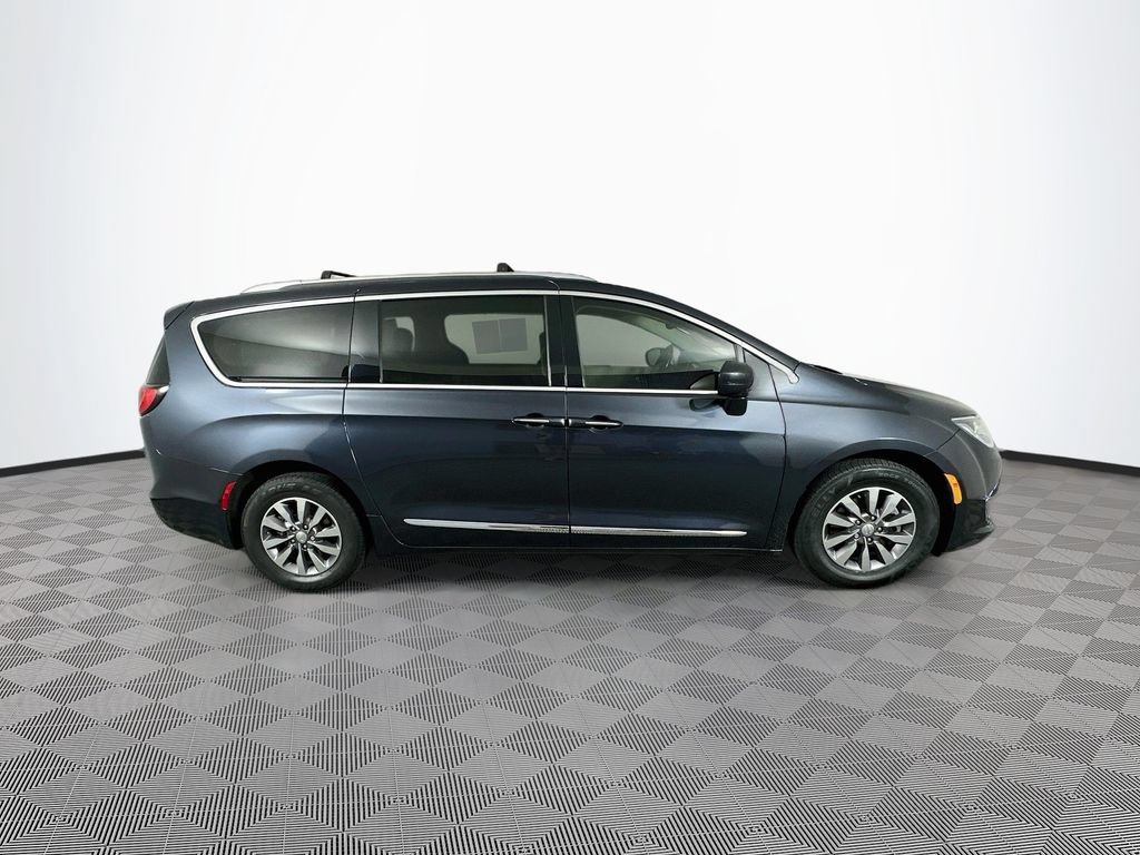 Certified 2020 Chrysler Pacifica Touring-L Plus FWD image 11