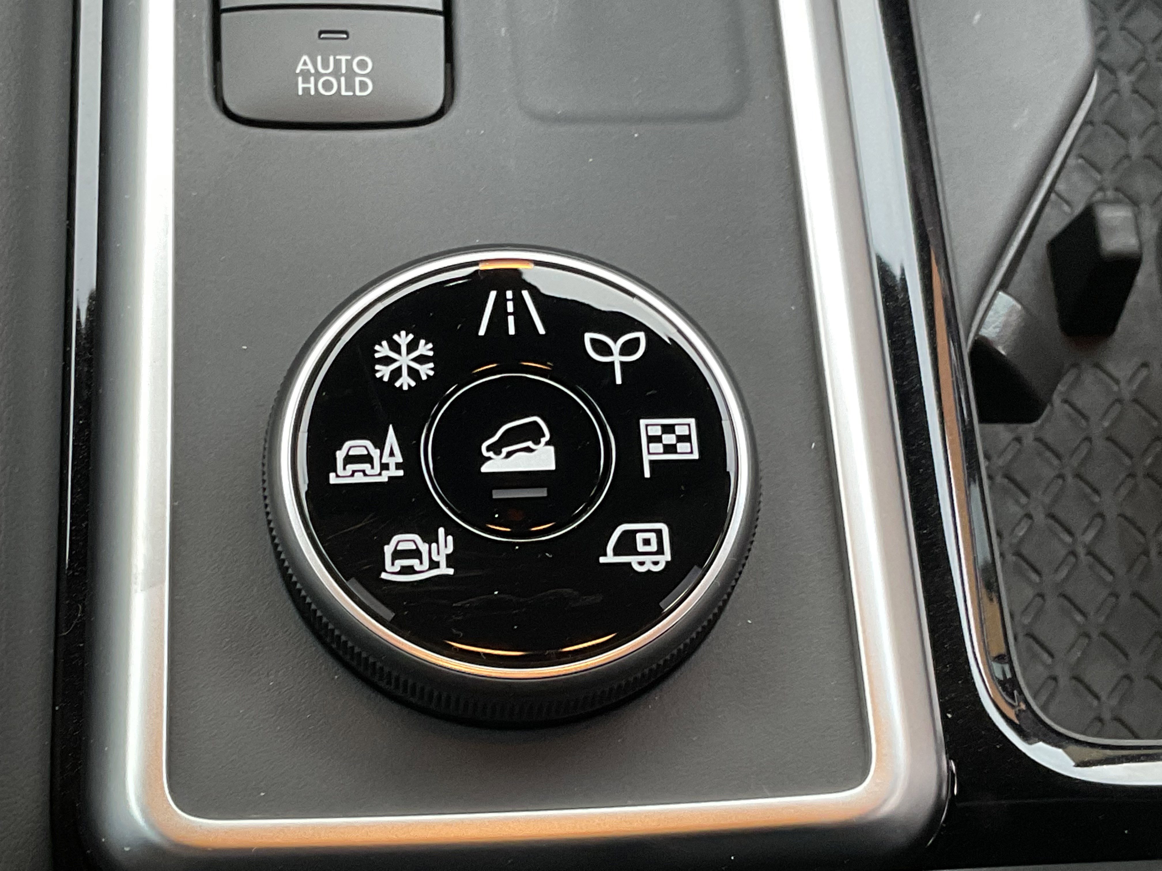 Used 2025 Nissan Pathfinder SV w/ Black Appearance Package image 18