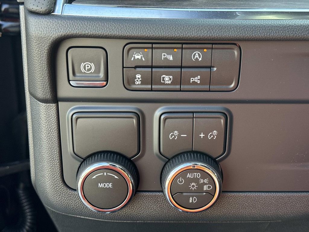 New 2026 Chevrolet Suburban Premier image 23