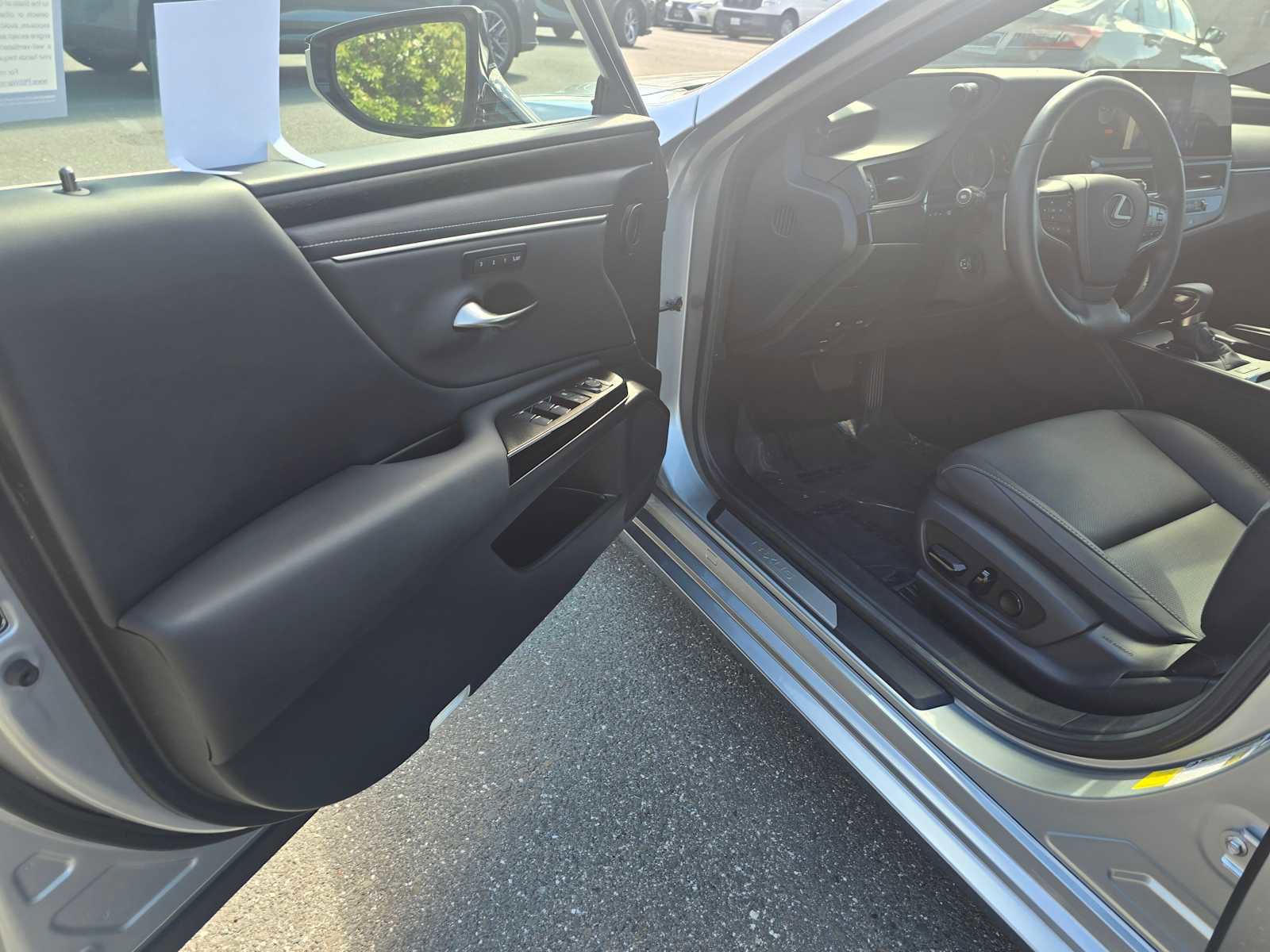 Certified 2025 Lexus ES 300h w/ Premium Package FWD image 20
