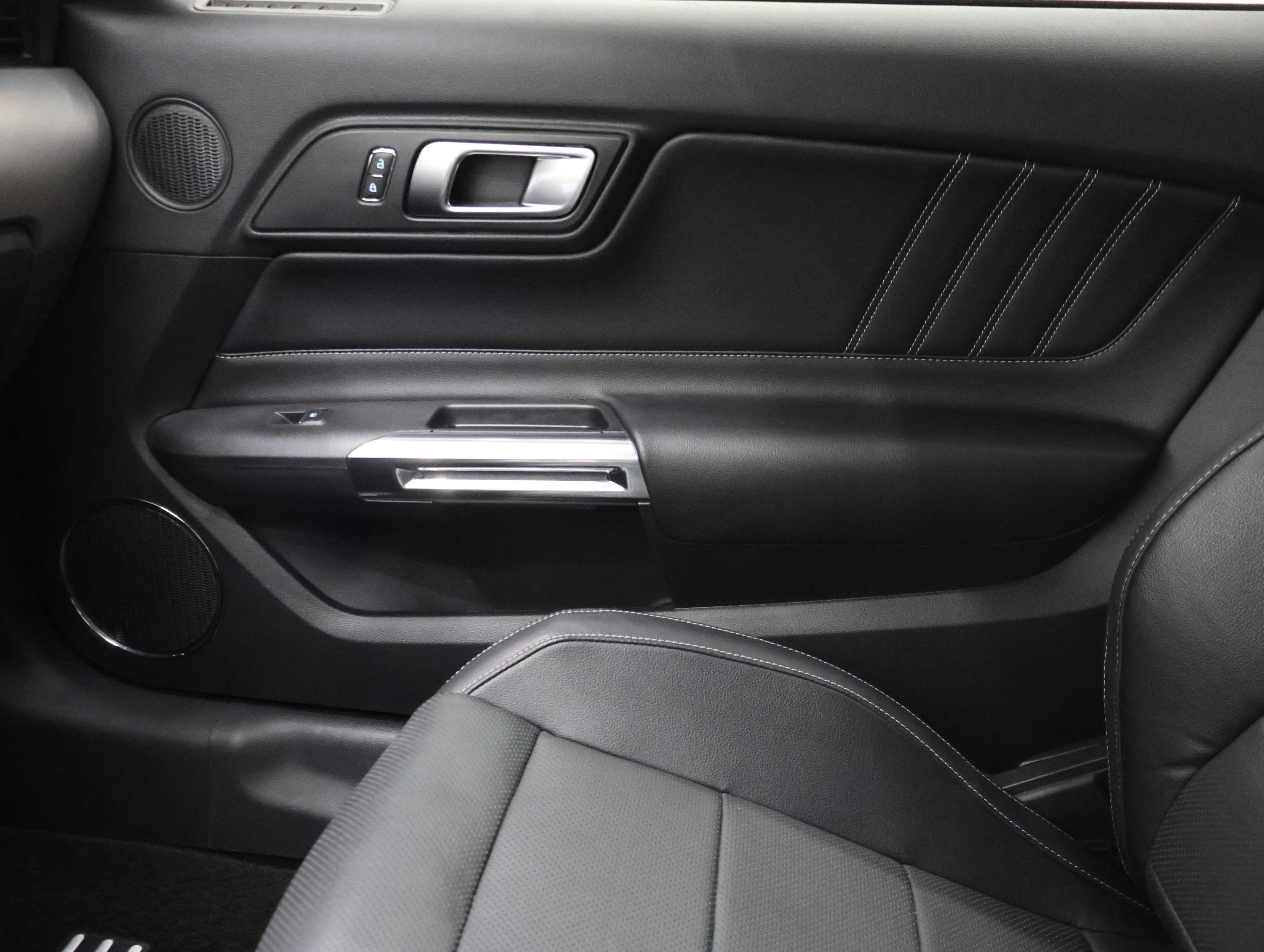 Used 2020 Ford Mustang GT Premium RWD image 13
