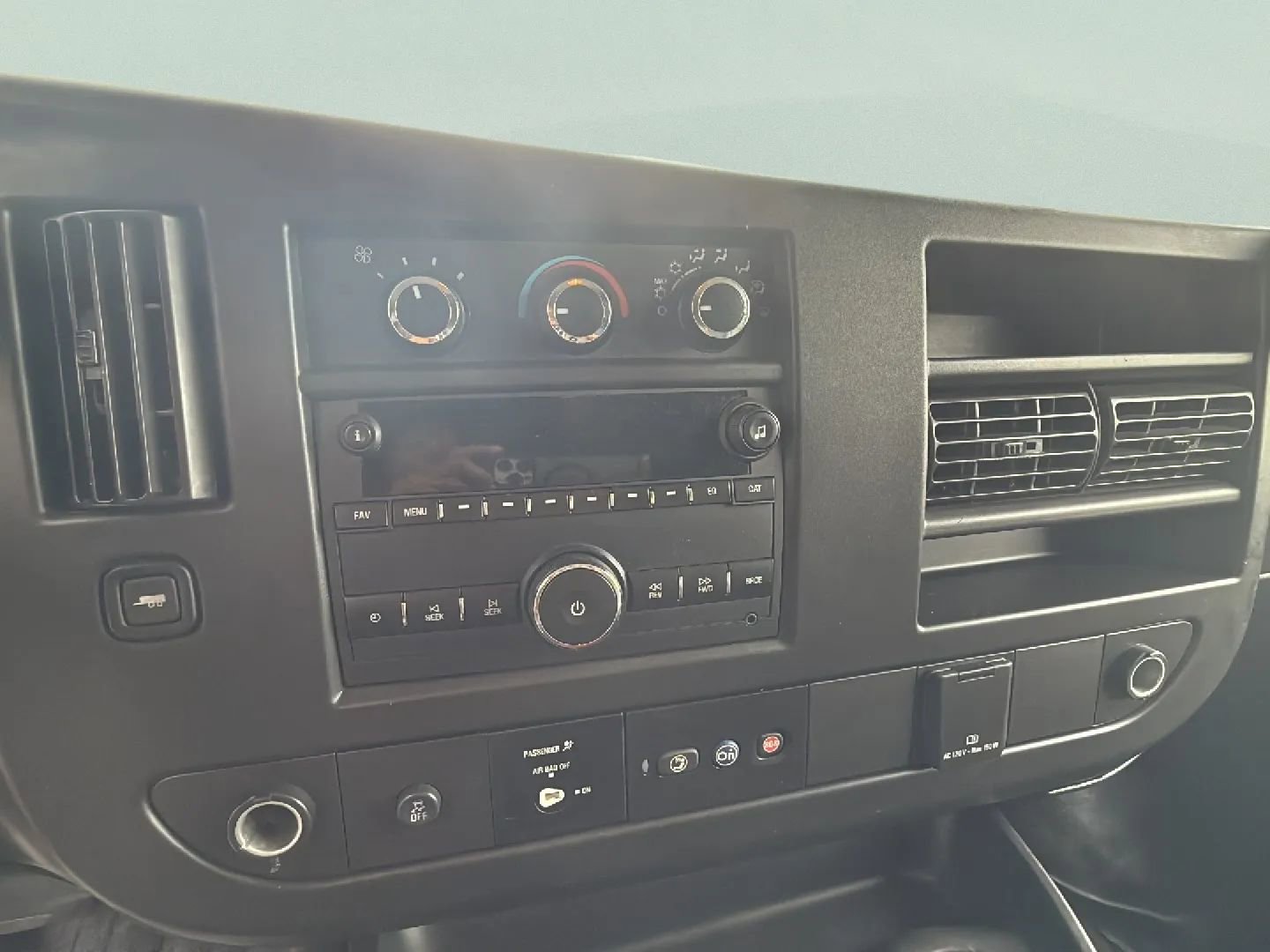 Used 2021 GMC Savana 2500 w/ Driver Convenience Package image 15