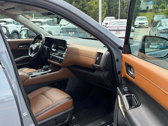 Certified 2022 Nissan Pathfinder Platinum w/ Cargo Package AWD/4WD image 29