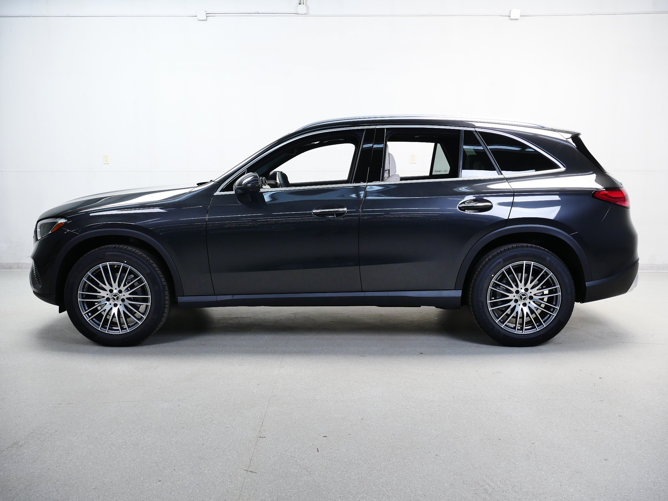 New 2026 Mercedes-Benz GLC 300 4MATIC image 5