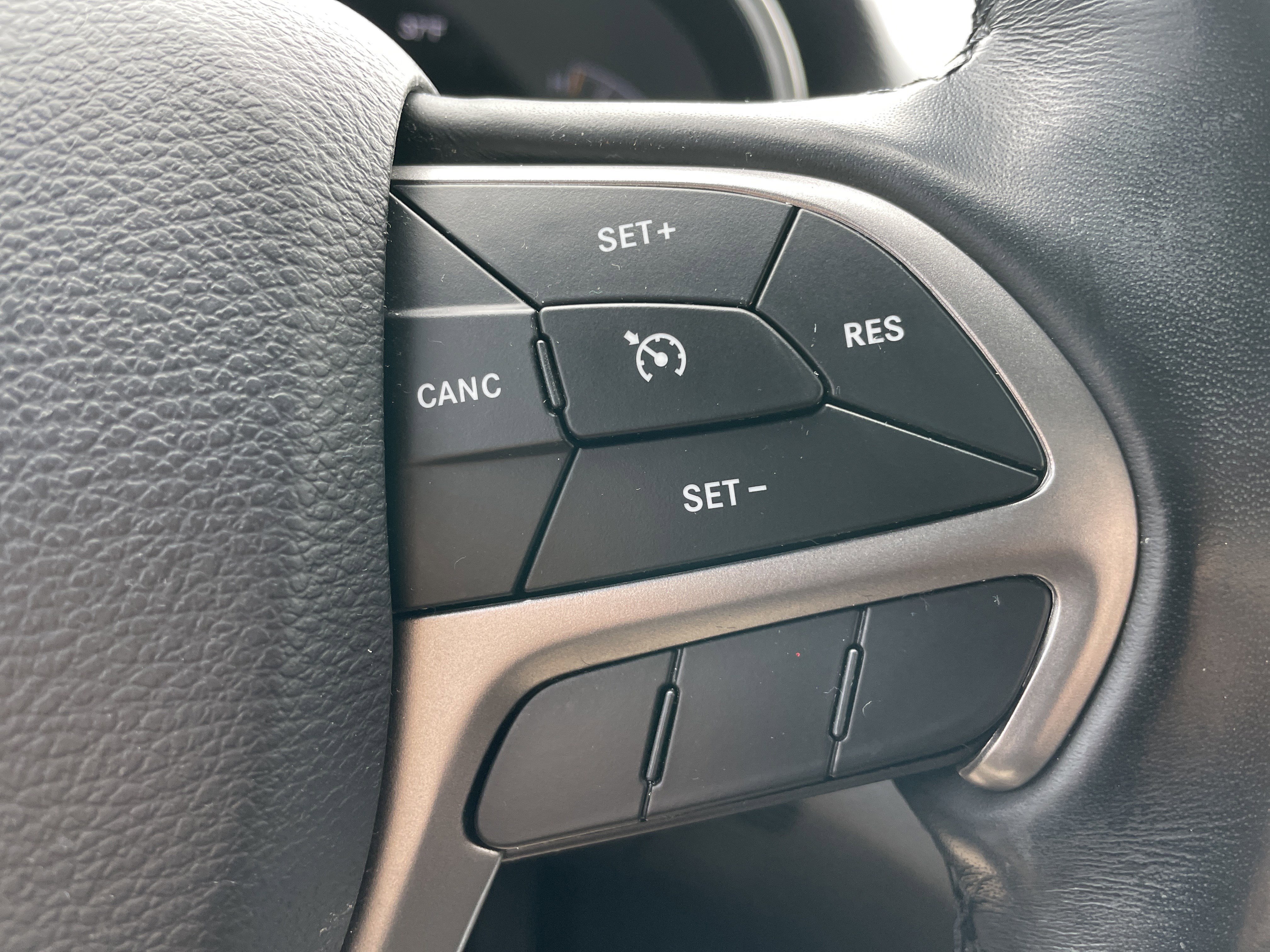 Used 2020 Jeep Grand Cherokee Altitude image 43