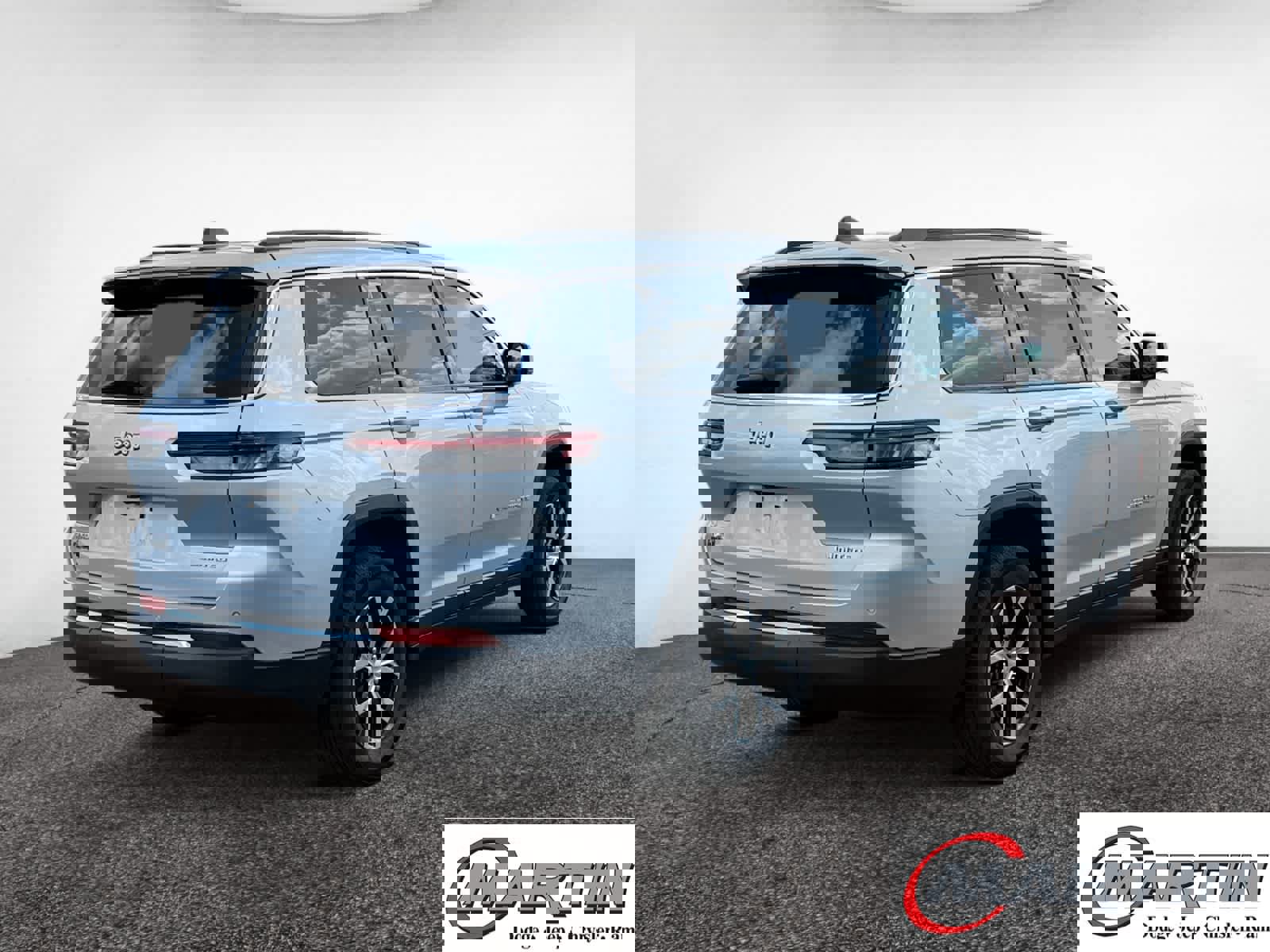 Used 2024 Jeep Grand Cherokee L Limited w/ Luxury Tech Group II image 5