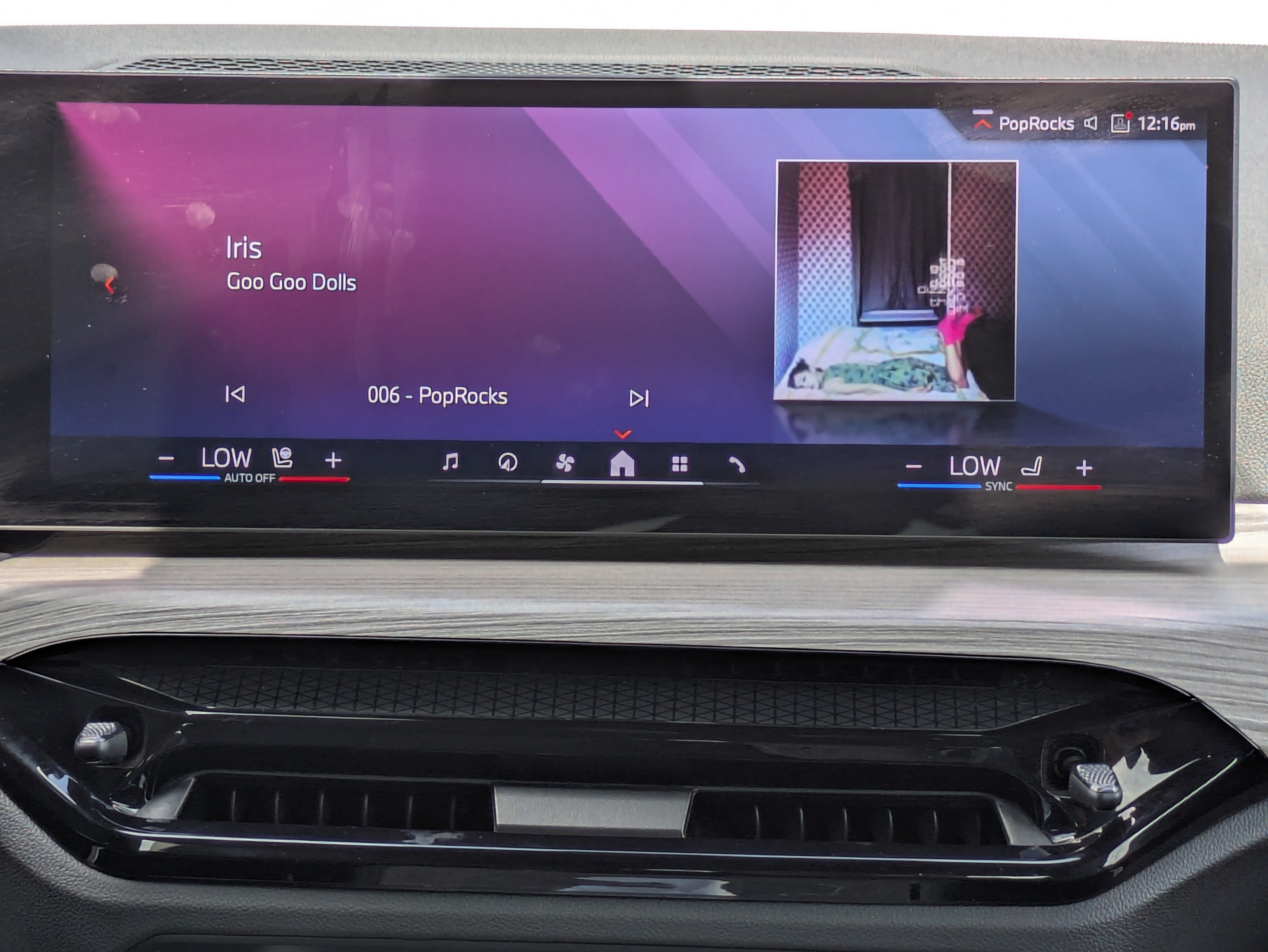 Used 2025 BMW i4 xDrive40i AWD/4WD image 17