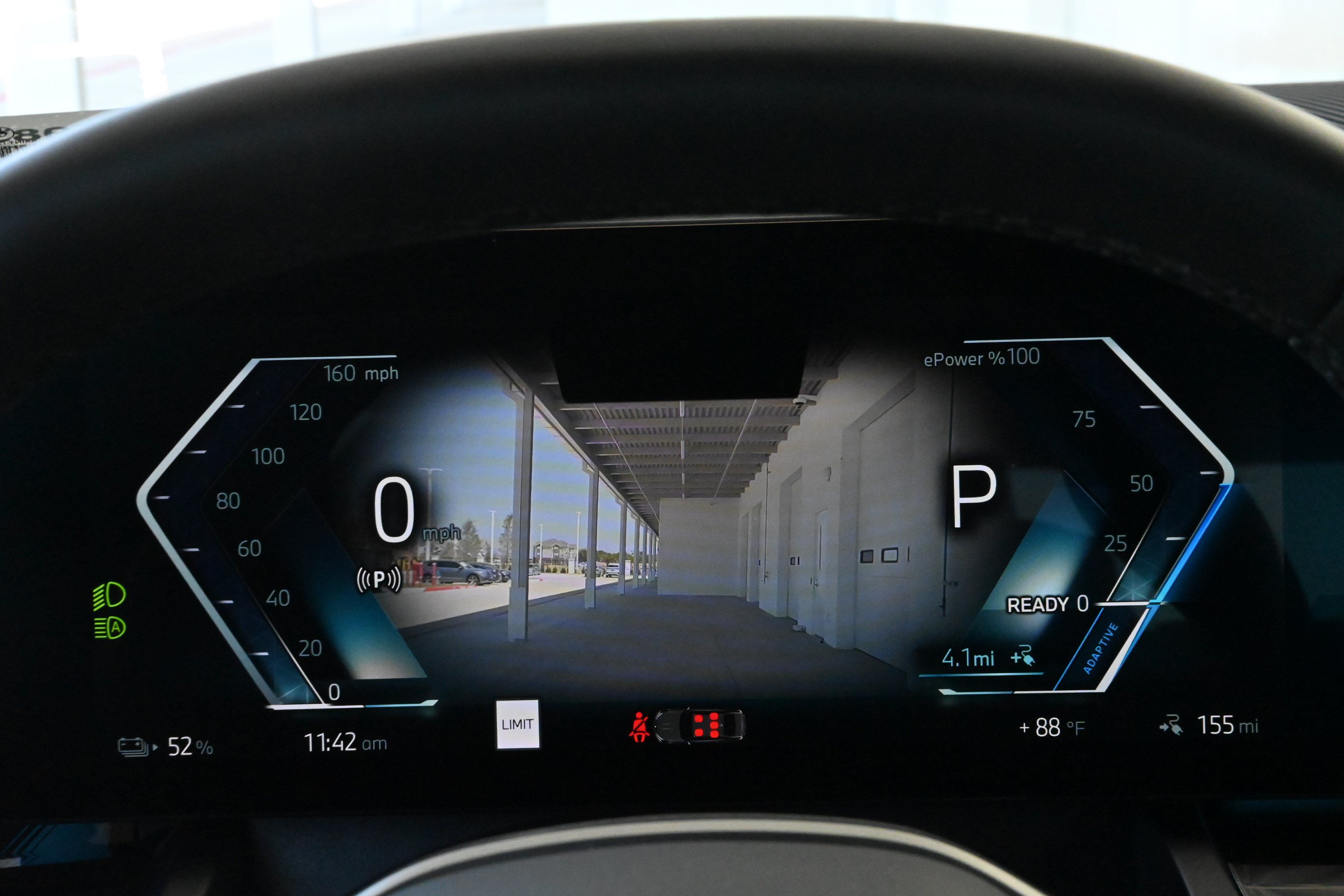 Used 2025 BMW i5 eDrive40i w/ Executive Package RWD image 29