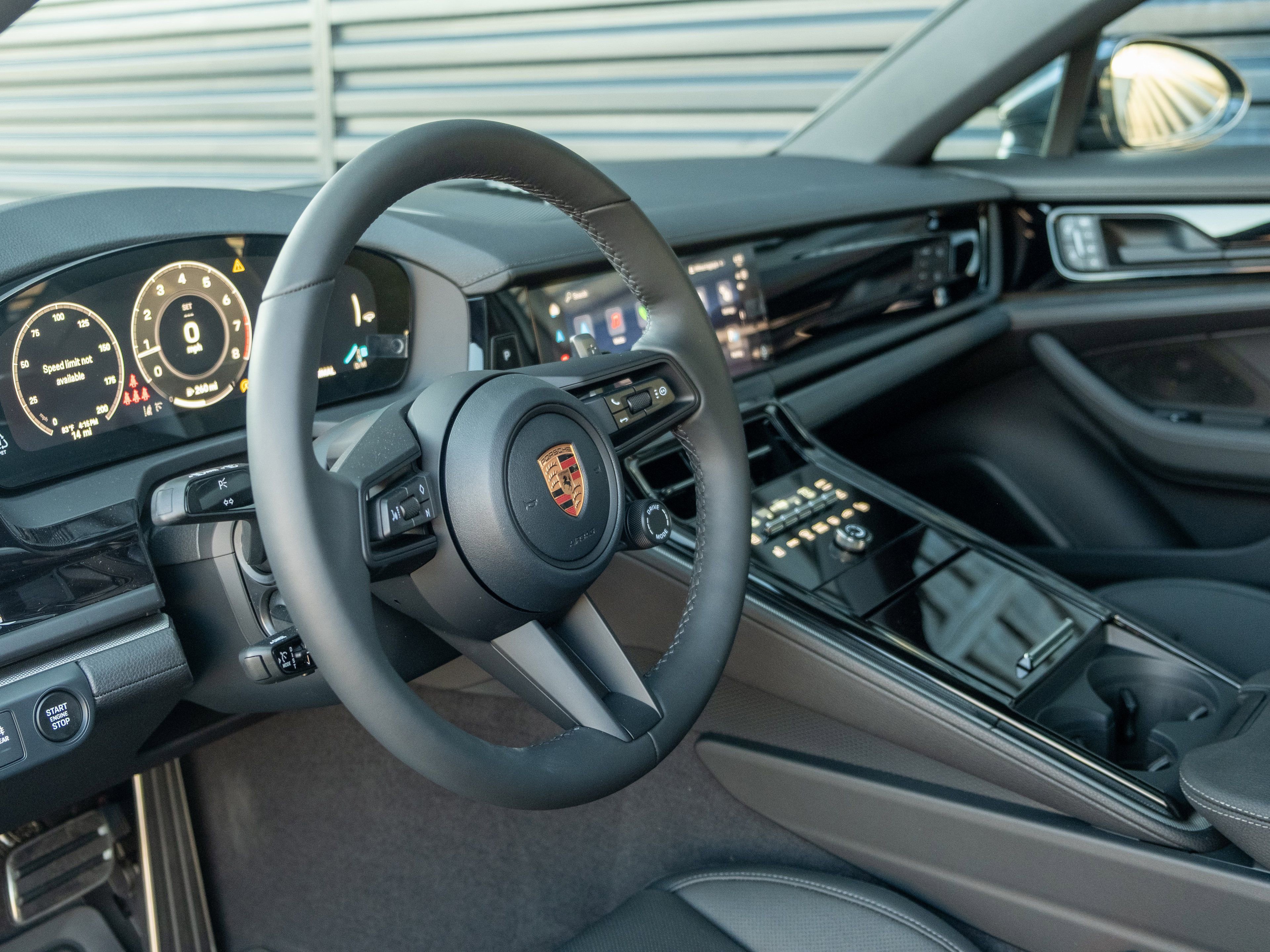 New 2026 Porsche Panamera 4 image 4
