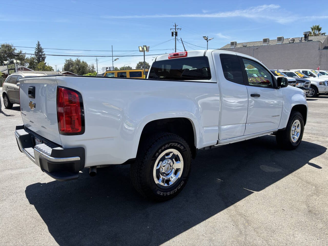 Used 2020 Chevrolet Colorado W/T w/ WT Convenience Package RWD image 2