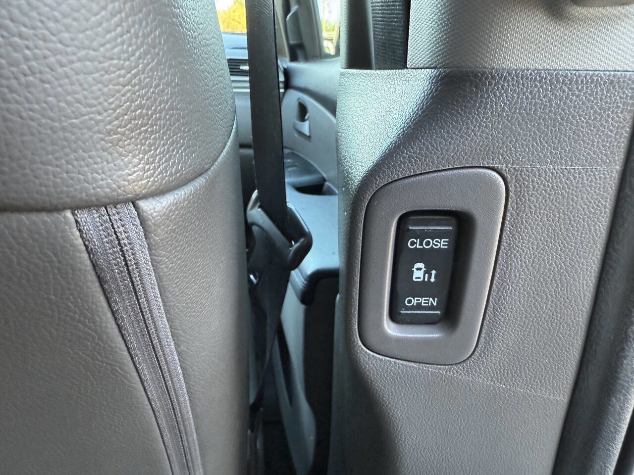 Used 2013 Honda Odyssey Touring image 25