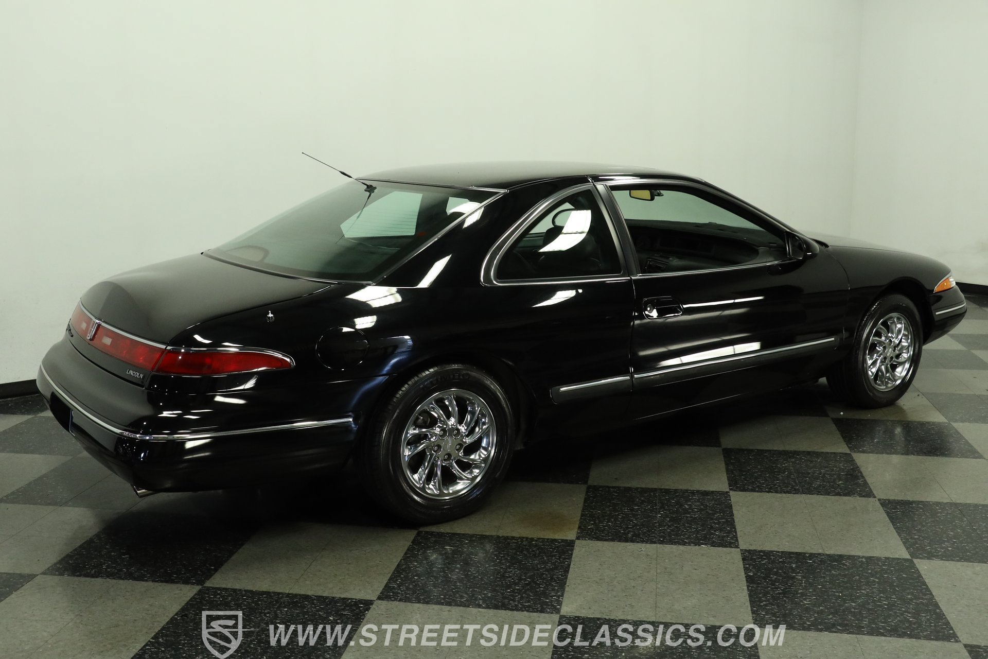 Used 1996 Lincoln Mark VIII RWD image 12