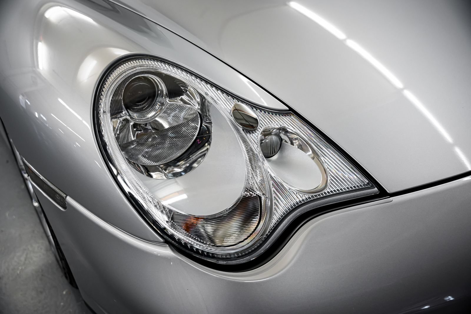 Used 2004 Porsche 911 Carrera RWD image 39