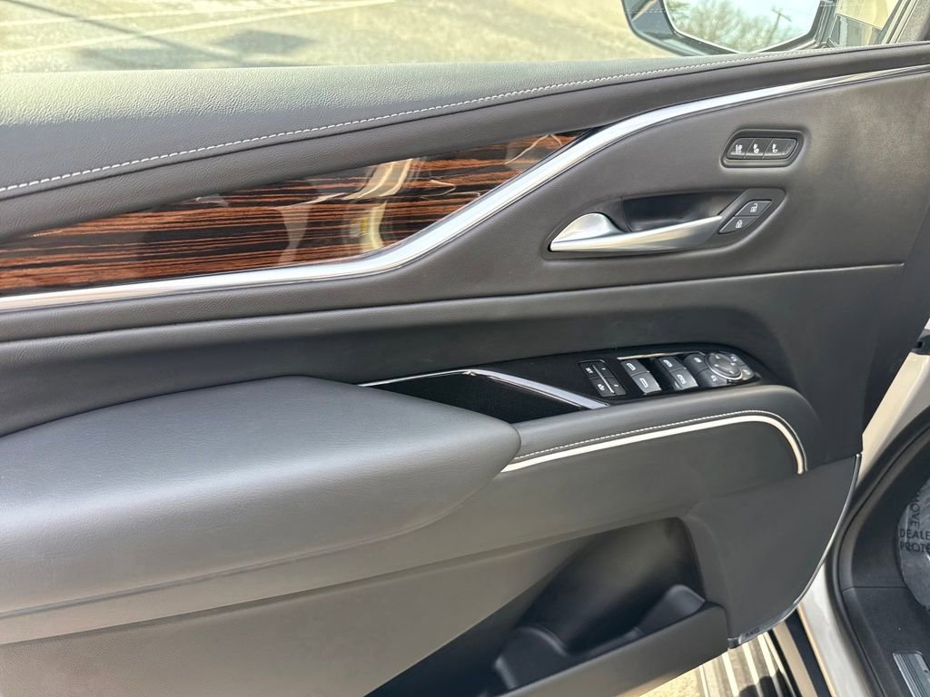 Certified 2023 Cadillac Escalade ESV Premium Luxury image 5